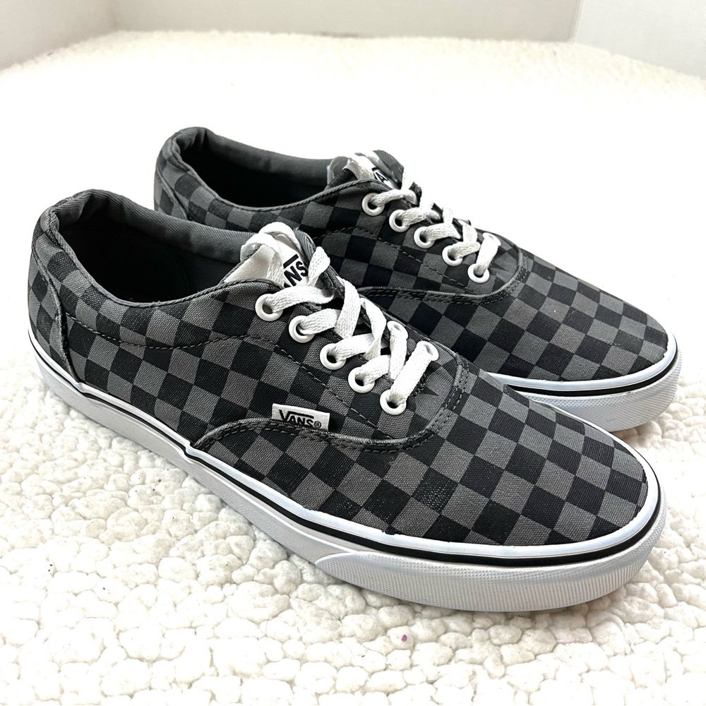 Vans Classic Black/Gray Checkered Canvas Volcanized Sole Skater Sneakers Size 9